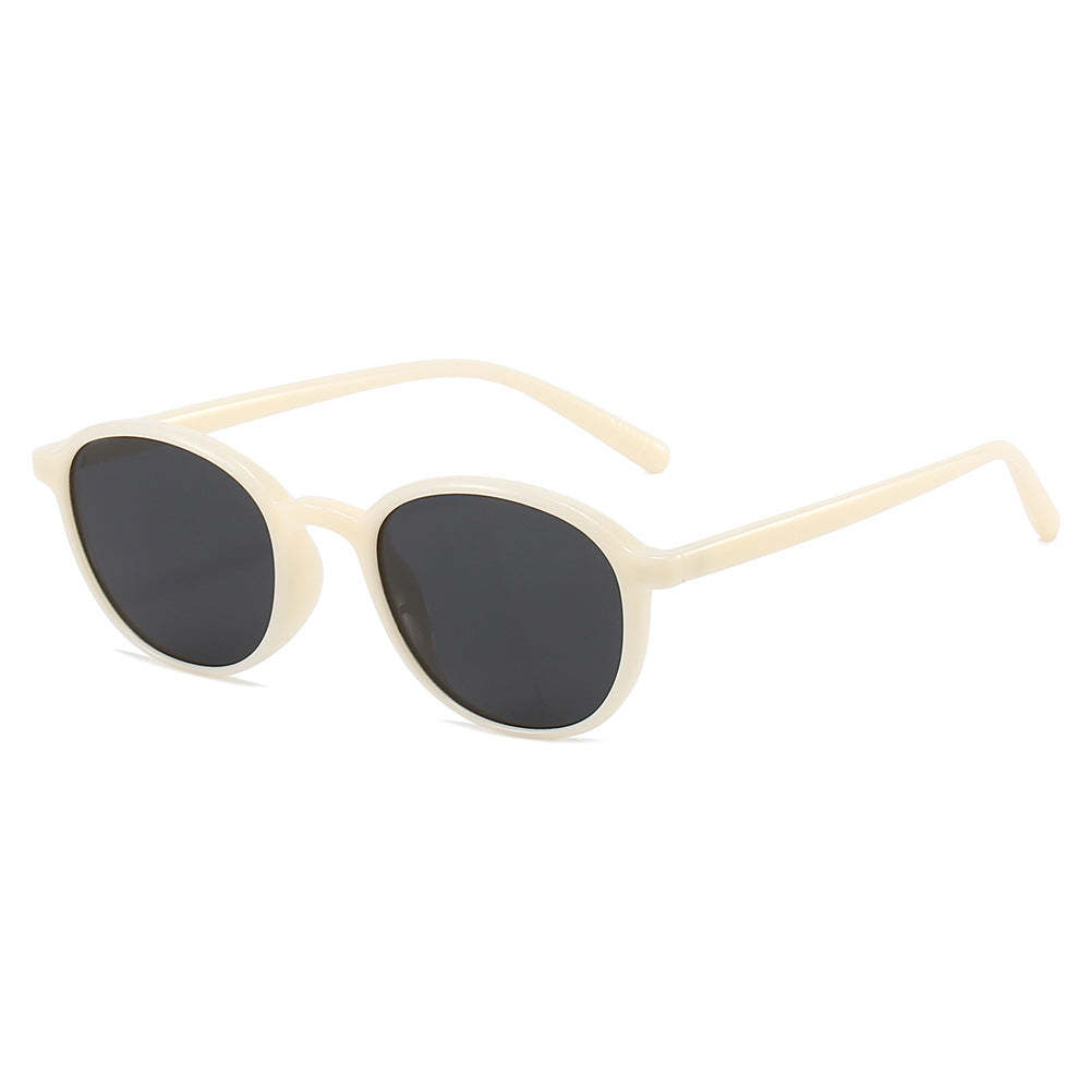 Dame moteriktig solbrille i klassisk ovaldesign Skanto