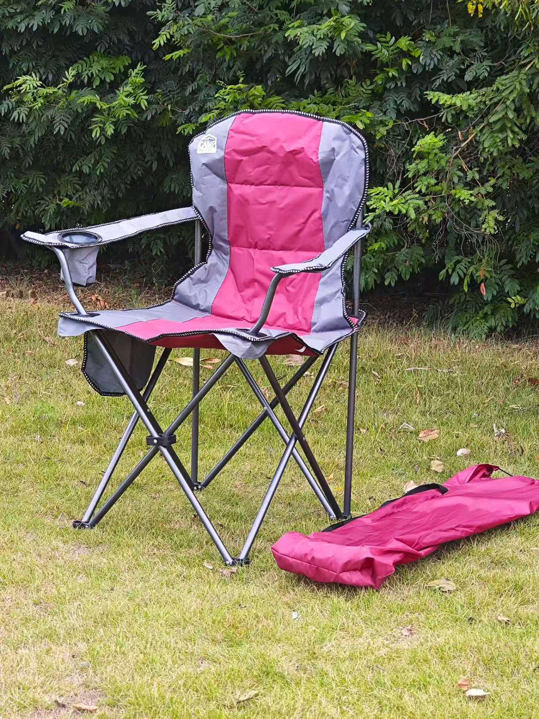 Kvinnens komfortable campingstol med koppholder Skanto