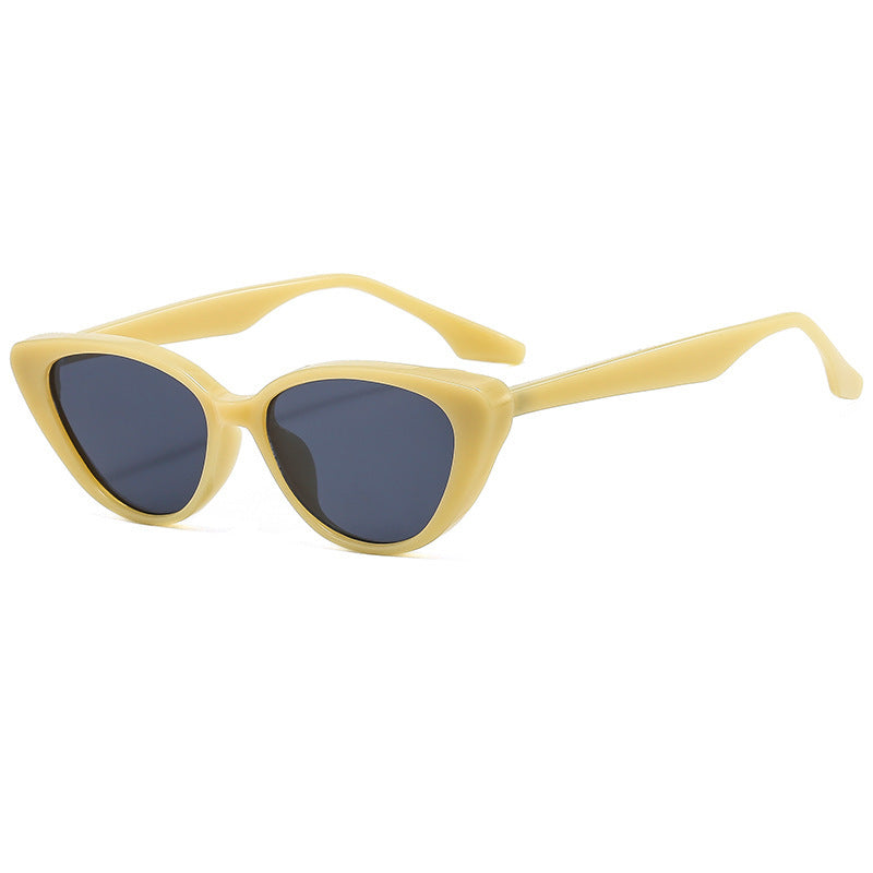 Dame Cat-Eye solbriller med moderne ekstrem ramme Skanto