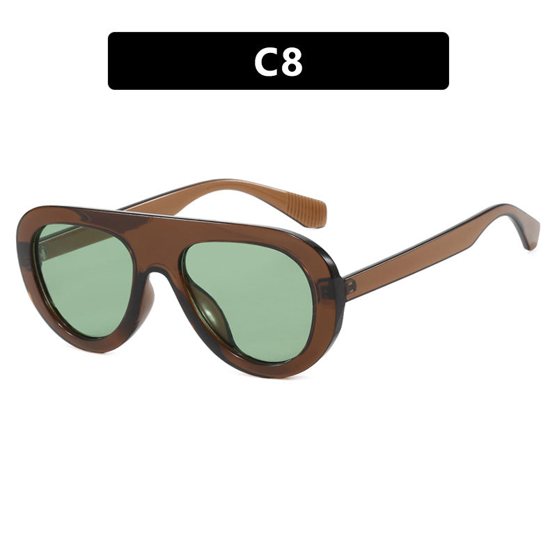 Dame moteriktig oversized solbrille med beskyttende UV-filter og komfortabel ramme Skanto