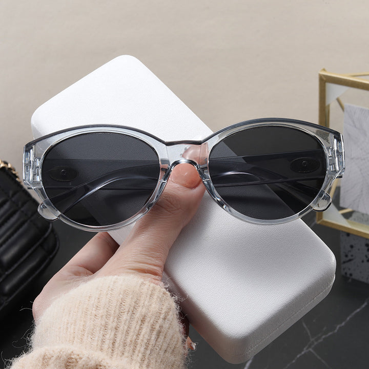Dame Cat-Eye solbriller med eksotisk design og robust ramme Skanto
