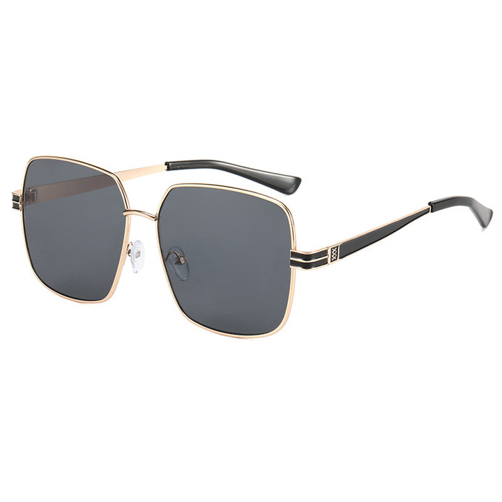 Dame moteriktig firkantet brille med filigran metallramme Skanto
