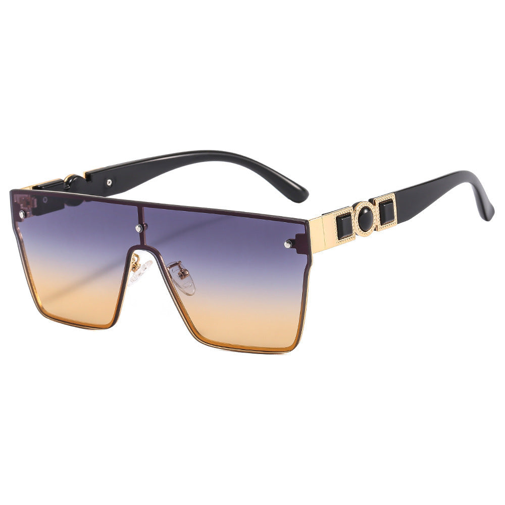 Dame oversized gjennomsiktig solbrille med moderne ramme Skanto