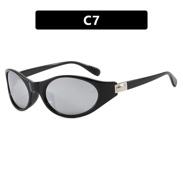 Dame stilfull solbrille i elegant ovalt design med beskyttende UV-filter Skanto