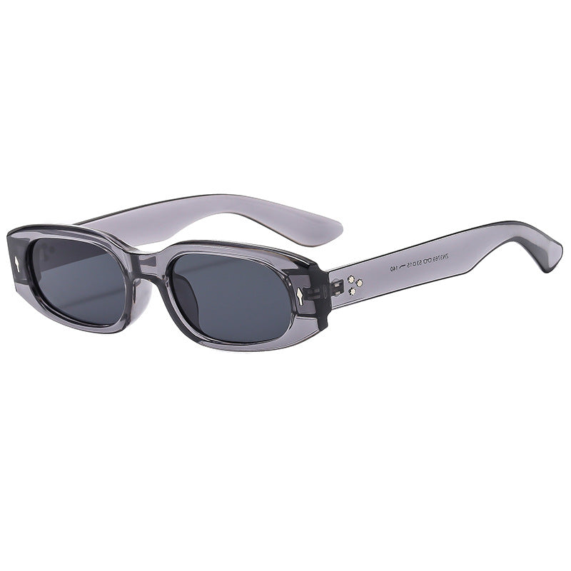 Dame designer solbriller med stilig, kvadratisk ramme Skanto