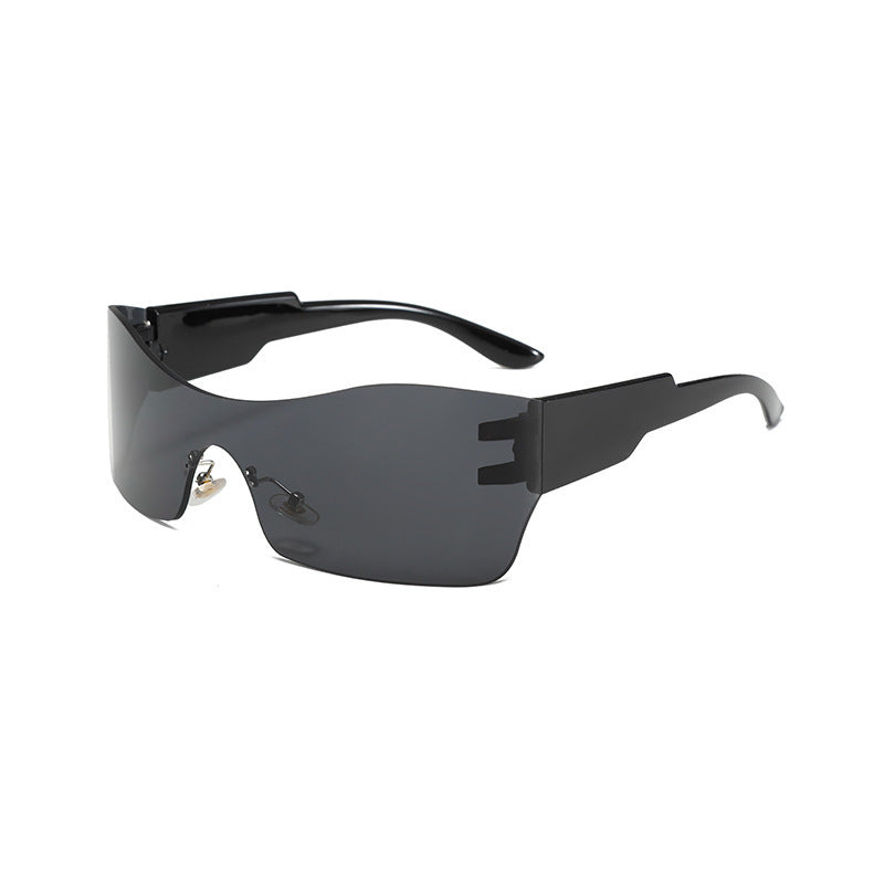 Dame Sporty Racing Sunglasses med innovativt luftgjennomtrengelig ramme Skanto