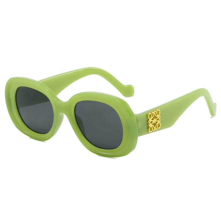 Dame moteriktig vintage-solbrille med spesielle dekorasjoner Skanto