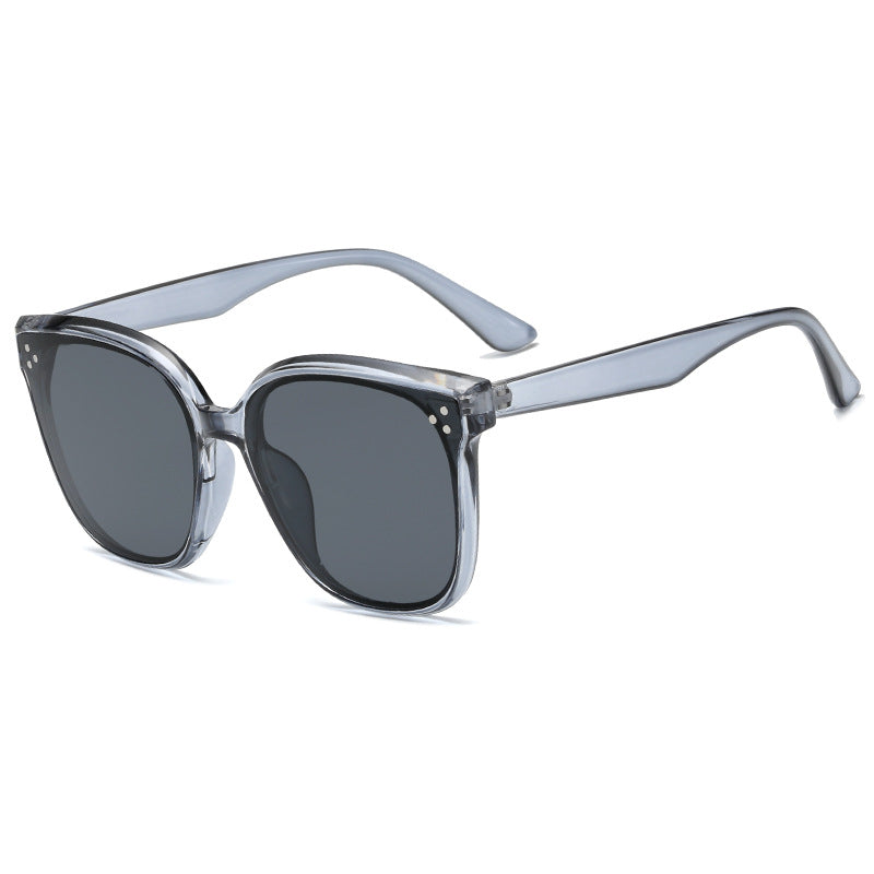 Dame firkantet solbrille med stilistisk, bred ramme Skanto