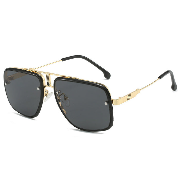 Dame moteriktig oversized solbrille med gull detaljer Skanto
