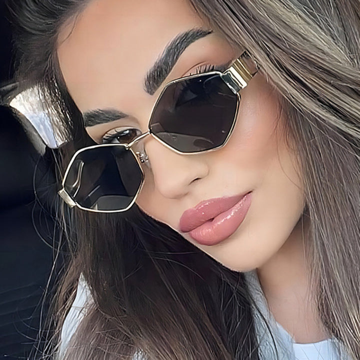 Damen geometrisk solbrille med smal metallramme og polarisert glass Skanto