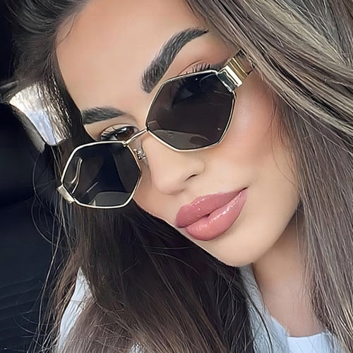 Damen geometrisk solbrille med smal metallramme og polarisert glass Skanto