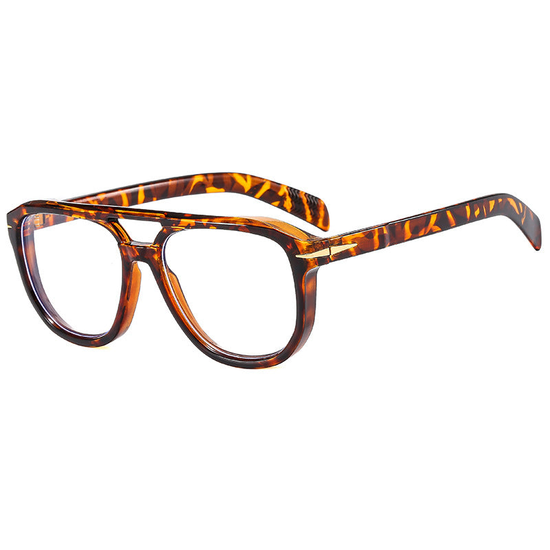 Dame solbrille med markant ramme og beskyttende linser Skanto