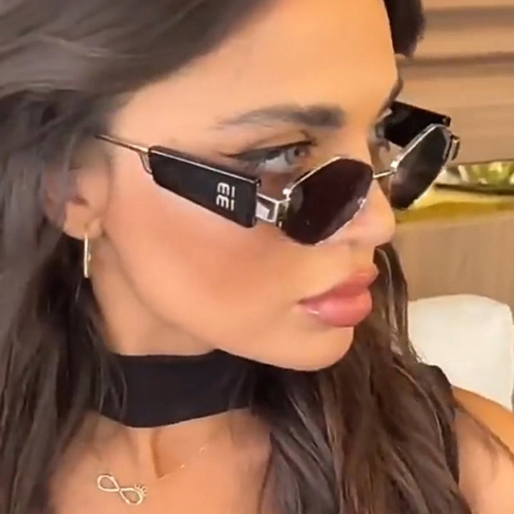 Dame geometrisk solbrille med moteriktig design og UV-beskyttelse Skanto