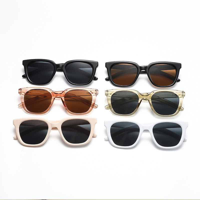 Dame moderne firkantet solbrille med stilfull ramme Skanto