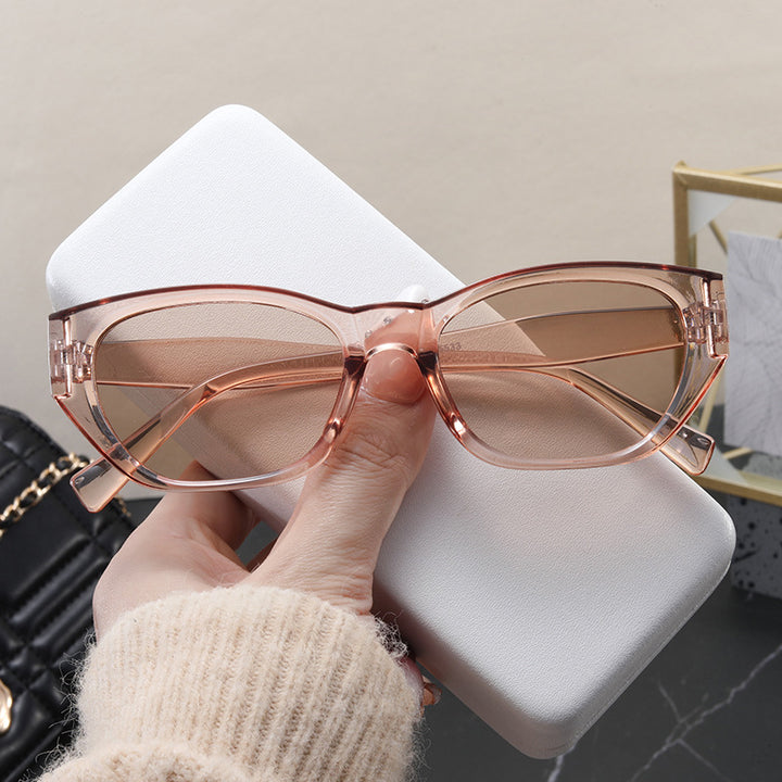 Dame Cat-Eye solbriller med stilfull ramme og UV-beskyttelse Skanto