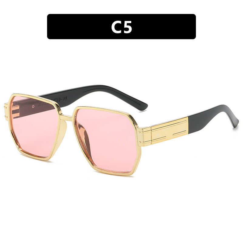 Damer elegant solbrille med markant geometrisk ramme Skanto