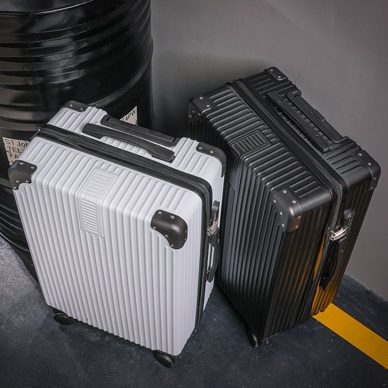 Hardplast koffert med høyt motstandsdyktig materiale og TSA-lås Skanto