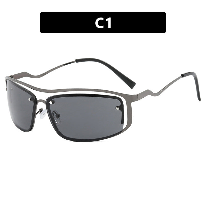 Damer futuristisk solbrille med elegant metallramme og høye transparente glass Skanto