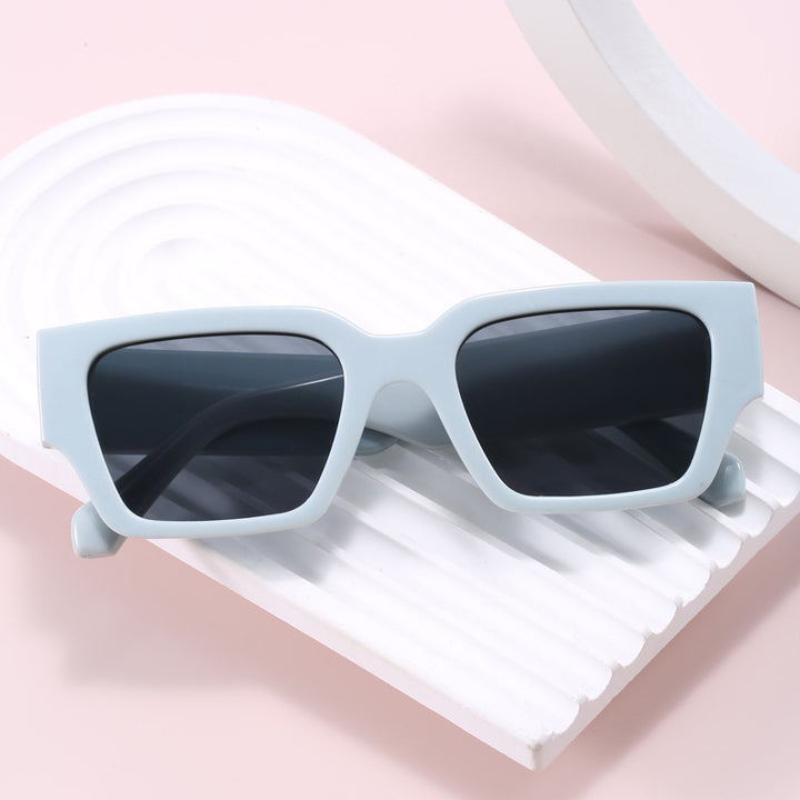 Dame stilige oversized solbriller med unikt design Skanto