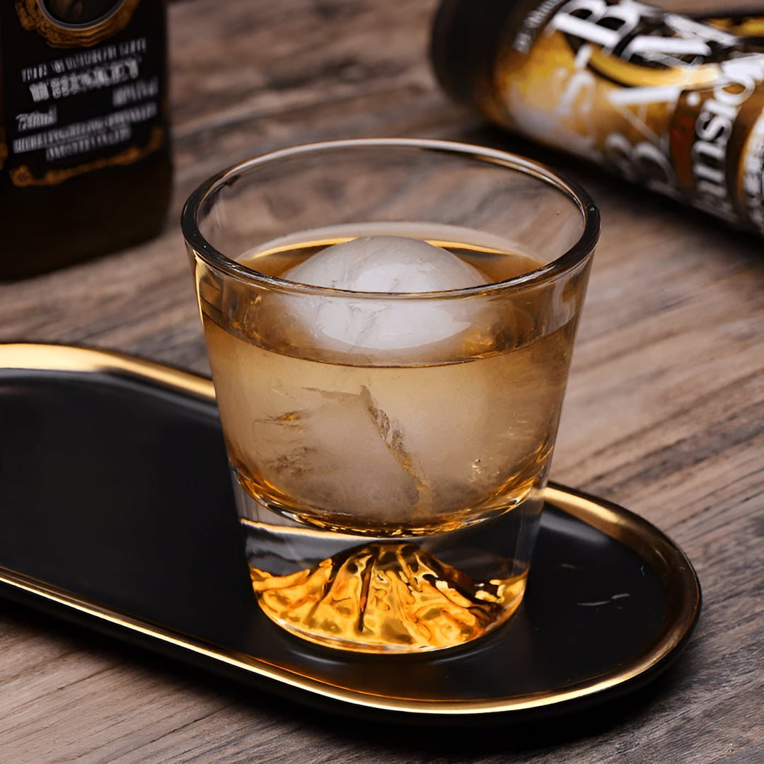 Whiskyglass med Fuji-motiv – et elegant sett for kjennere
