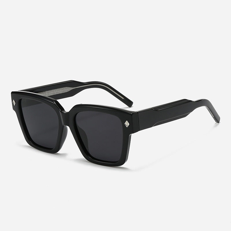 Damen Oversized Designer-solbrille med stilfull ramme og beskyttende UV-filter Skanto