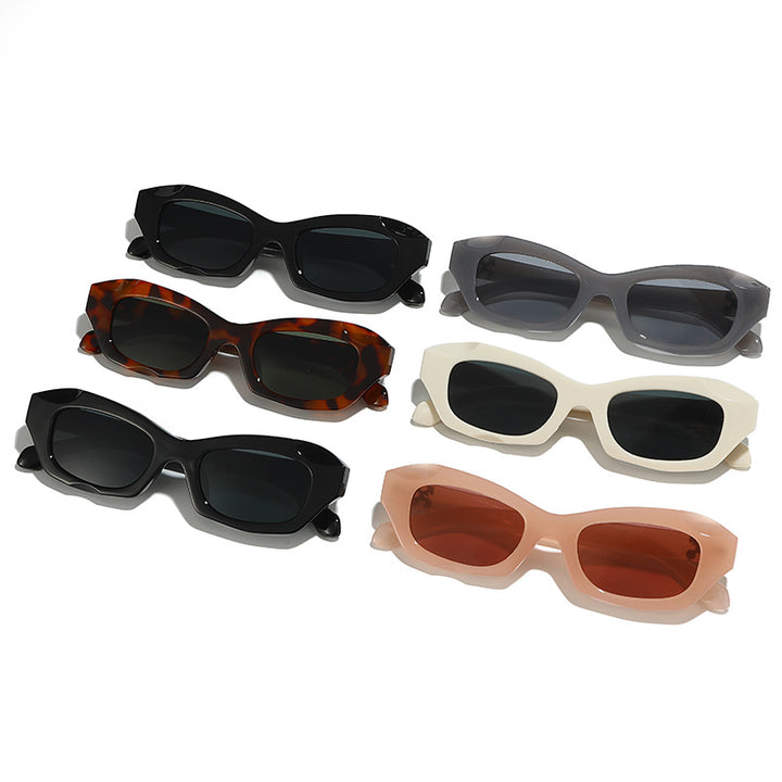 Dame moteriktig solbrille i innovativt design Skanto
