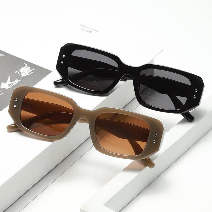 Dame moteriktig oversized solbrille med stilig ramme og UV-beskyttelse Skanto