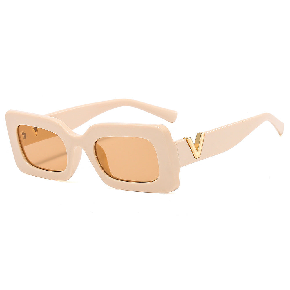 Dame Stilig oversized solbrille med unikt ramme Skanto
