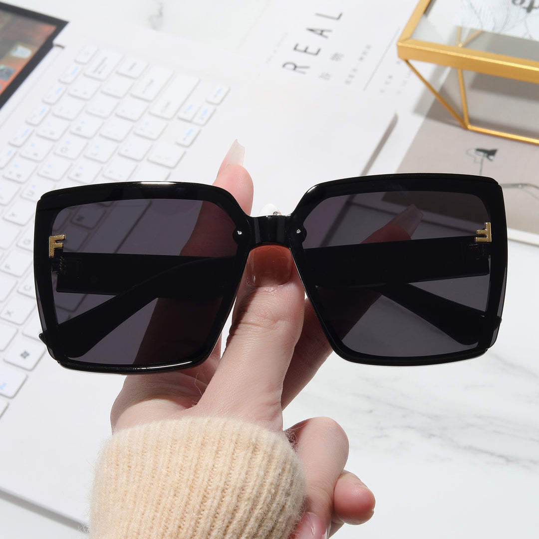 Dame oversized solbriller med markant ramme Skanto