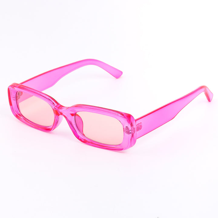 Dame moteriktig solbrille i retro-stil med bred ramme Skanto