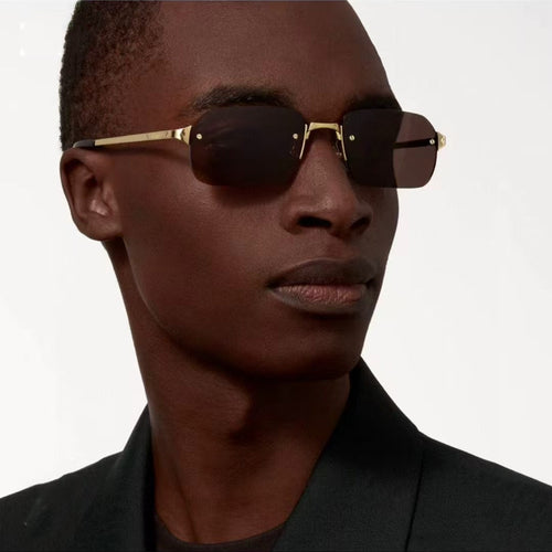 Dame elegante moteriktig solbrille med høykvalitets metallramme Skanto