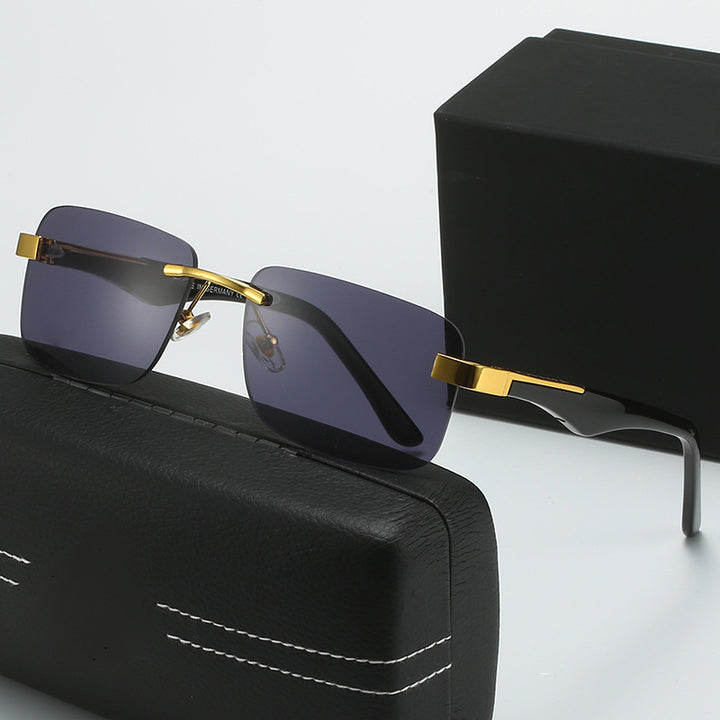 Dame moteriktig halvrammebrille med elegant metall- og plastmix Skanto