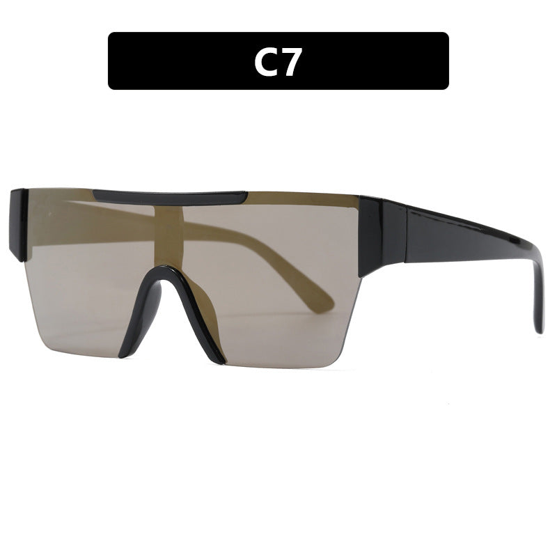 Dame futuristisk sportssolbrille med UV-beskyttelse og bred glassflate Skanto