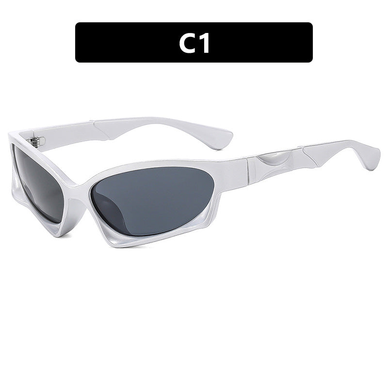Dame sporty solbrille med moderne, aerodynamisk design Skanto