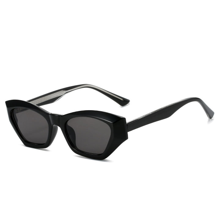 Damer Cat Eye solbriller med moderne transparente detaljer Skanto