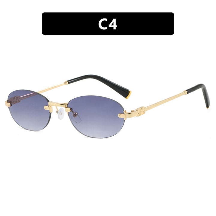 Dame moterimessig solbrille med oval ramme og elegante aksenter Skanto