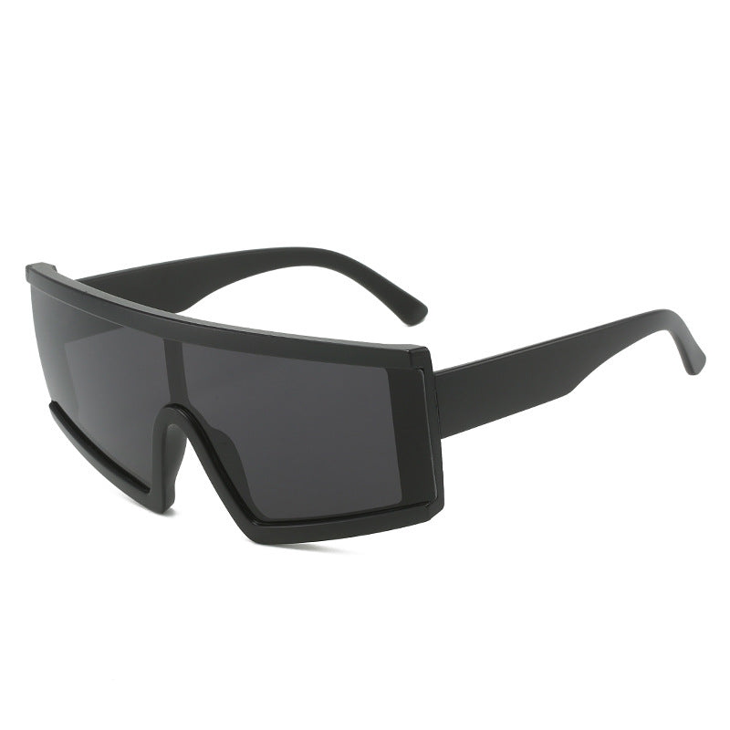 Kvinner Sporty solbriller med bred, ripebestandig linse og UV-beskyttelse Skanto