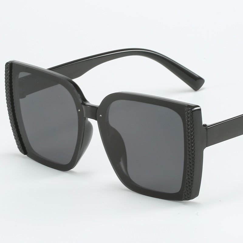 Dame oversized Designer-solbriller i moderne flettet design Skanto