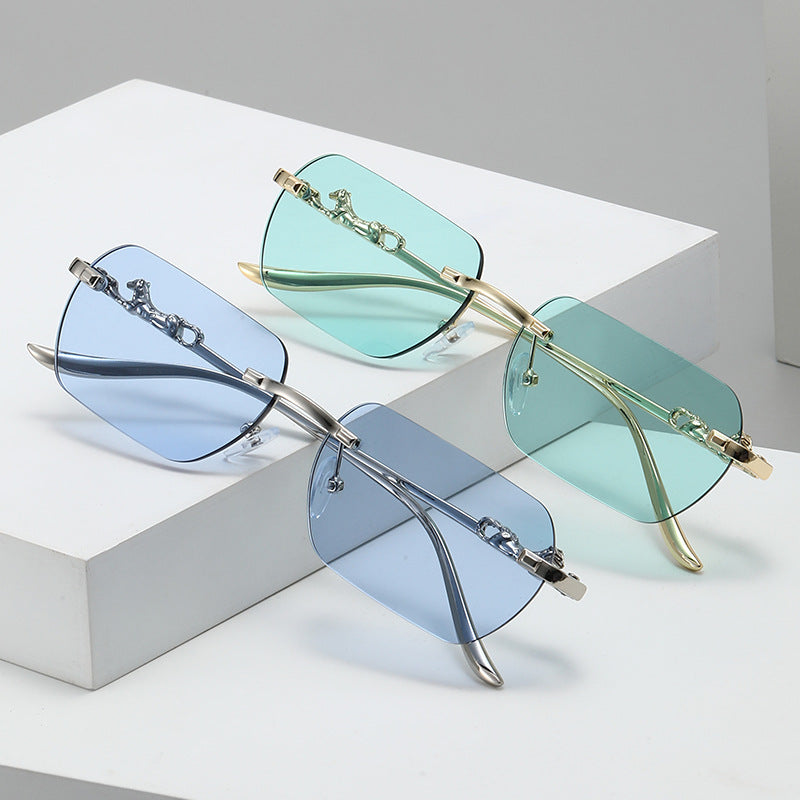 Damer elegant halvmellomrammebrille med dekorative detaljer Skanto