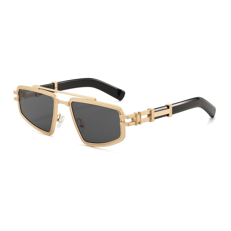 Dame Designer-solbrille med filigran metallramme og polariserte glass Skanto