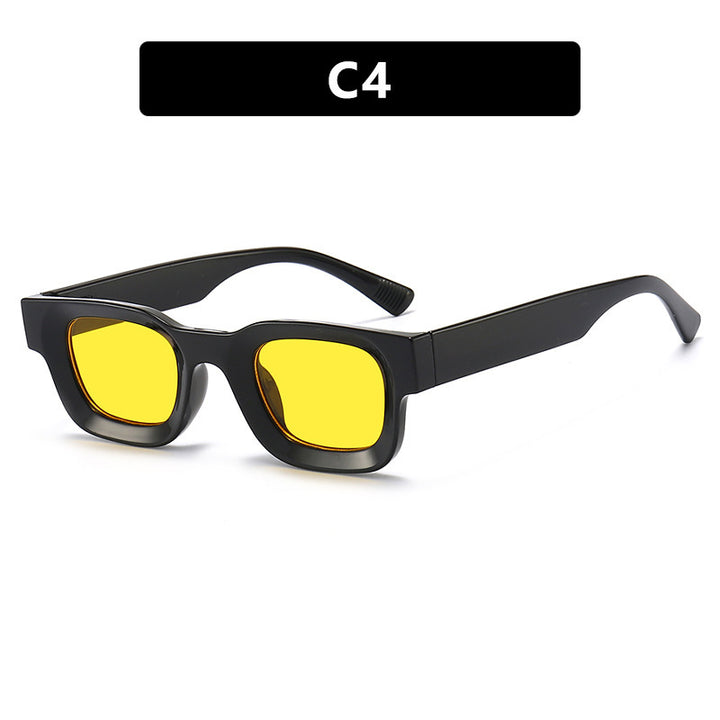 Dame moteriktig solbrille i elegant, kantet design Skanto