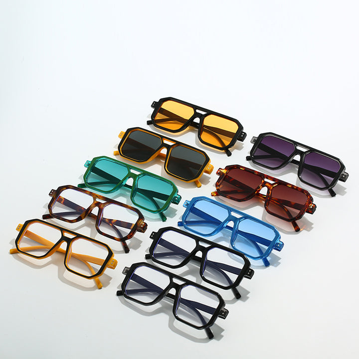 Dame moteriktig solbrille i moderne åttekantet design Skanto