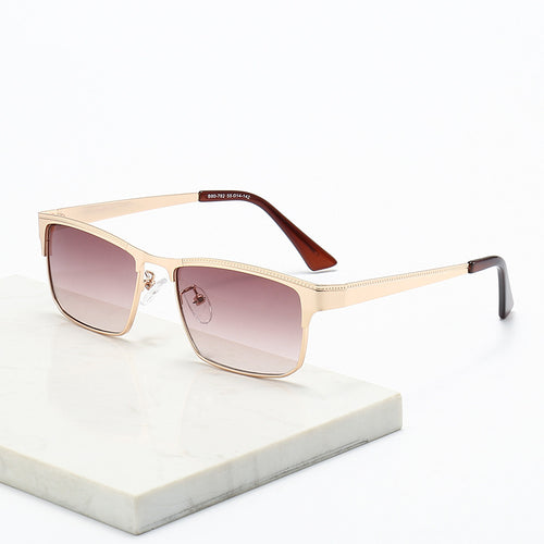 Dame kvadratisk solbrille med en stilig ramme og optimal UV-beskyttelse Skanto