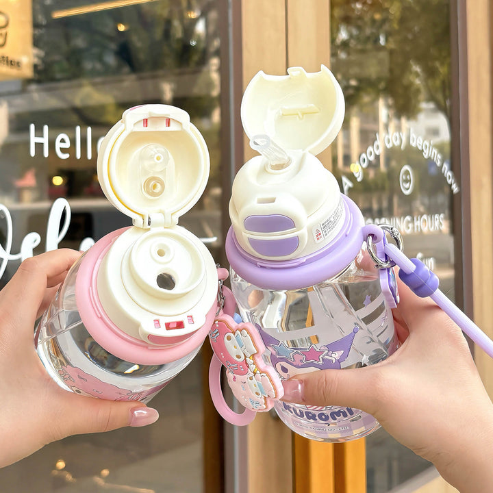 Dame drikkeflaske med praktisk silikondrikketut og søtt motiv Skanto