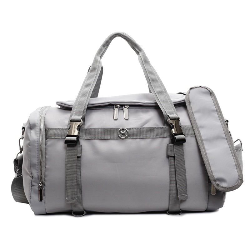Sporty bag with multiple compartments and sturdy design Skanto