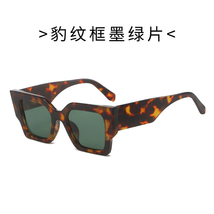 Dame Modisquadrat solbrille med bred ramme og UV-beskyttelse Skanto