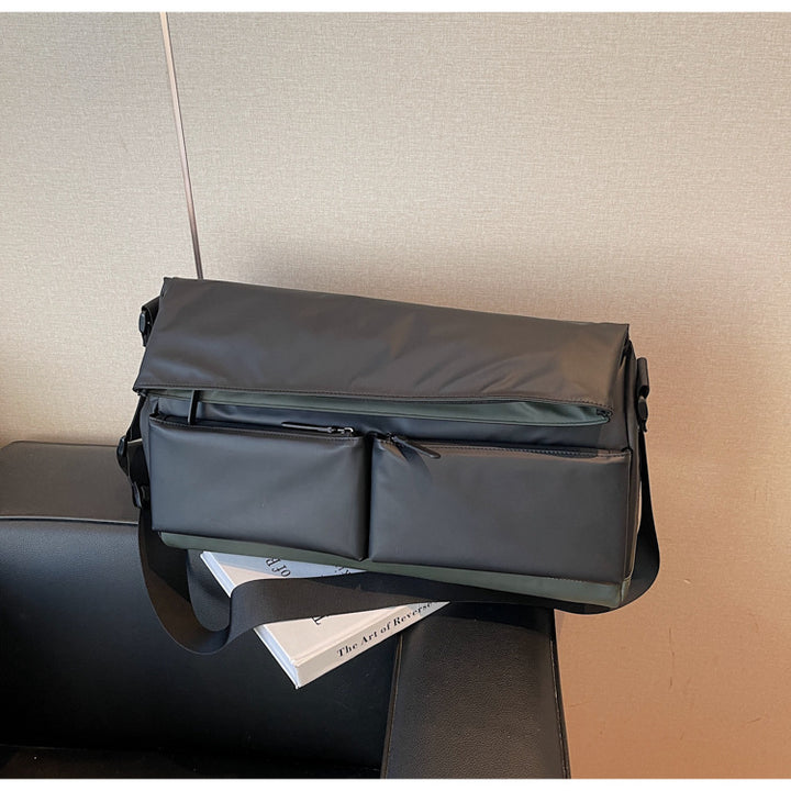 Moderne skulderveske med allsidige rom Skanto