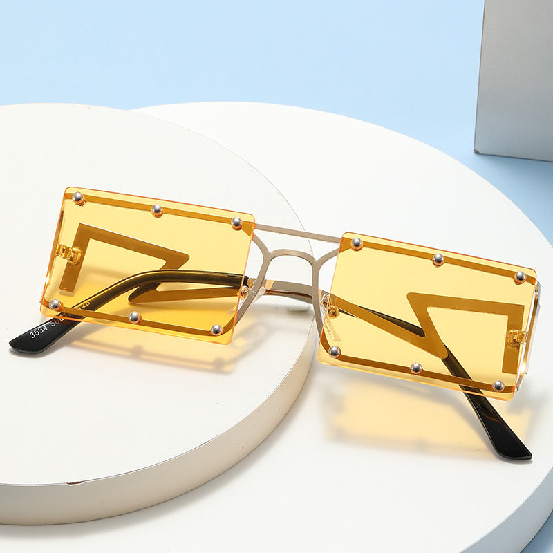Dame ekstravagante oversized solbriller med geometrisk ramme Skanto