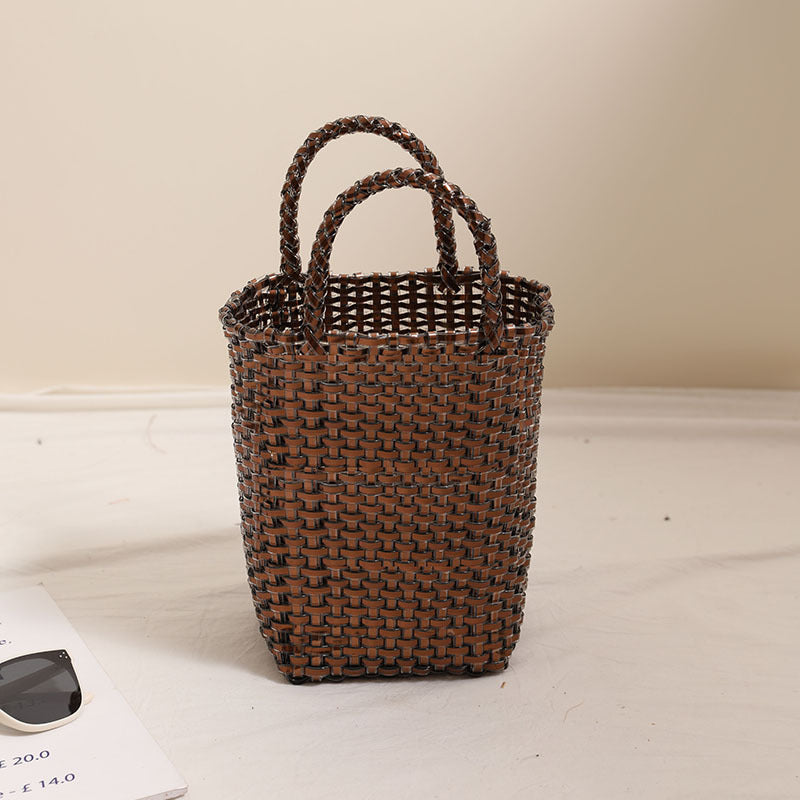 Moderne Bastkurv med stilfuldt design Skanto