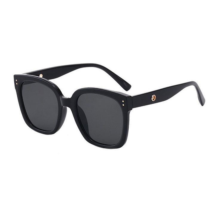 Dame moteriktig solbrille i trendy design Skanto